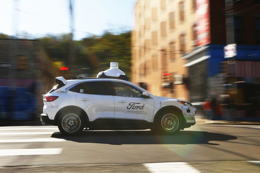 Argo_AI_self_driving_test_vehicle_with_Argo_Lidar