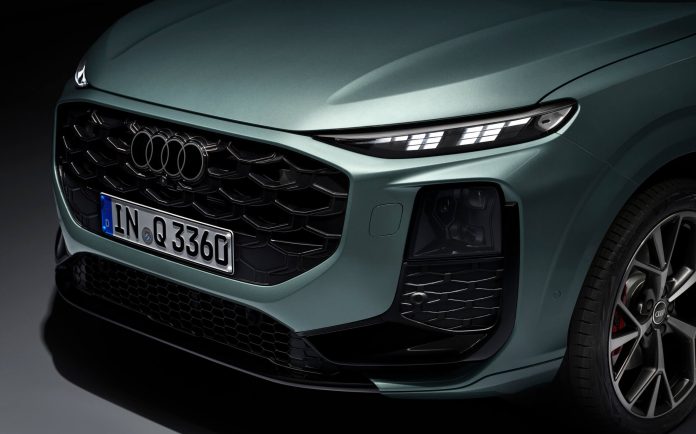 AUDI Q3 micro-LED headlights